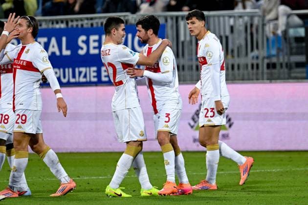 Genoa s Aaron Martin Caricol celebrates after scoring the goal for 3-3 during the Serie A soccer match between Cagliari Calcio and Genoa at the Unipol Domus in Cagliari, Sardinia - Saturday, 22 november 2025. - Soccer  Copyright: xGianlucaxZuddas LaPressex