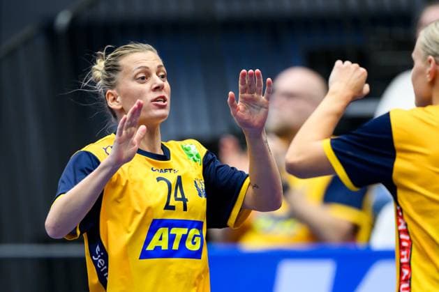 251122 Nathalie Hagman of Sweden celebrates during the international friendly handball match between Sweden and Denmark on November 22, 2025 in Halmstad Photo Carl Sandin BILDBYRAN code CS CS0808 handball handball handball landslaget sverige sweden danmark national team denmark dam bbeng jubel  Copyright: CARLxSANDIN BB251122CS043