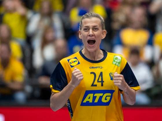 HALMSTAD 2025 11 22 during Saturday s Sweden s Nathalie Hagman celebrates after scoring a goal in Saturday s international handball match between Sweden and Denmark in Halmstad Arena HALMSTAD SWEDEN x50090x  Copyright: xJohanxNilssonx xTTx HANDBALL SWEDEN-DENMARK