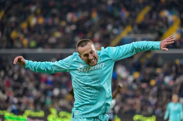 Bologna s Federico Bernardeschi celebrates after scoring a goal during Udinese Calcio vs Bologna FC, Italian soccer Serie A match in Udine, Italy, November 22 2025  Copyright: xAlessioxMarini IPAxSportx xipa-agency.netx xx IPA_68252789 IPA_Agency_IPA68252789