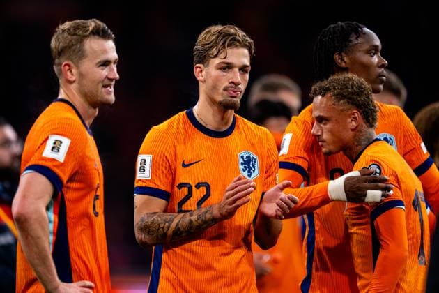 AMSTERDAM, NETHERLANDS - NOVEMBER 17: Luciano Valente of Netherlands applauds the fans after the FIFA World Cup, WM, Weltmeisterschaft, Fussball 2026 qualifier match between Netherlands and Lithuania at Johan Cruijff Arena on November 17, 2025 in Amsterdam, Netherlands. (Photo by Rene Nijhuis) SPO  Copyright: xRenexNijhuis