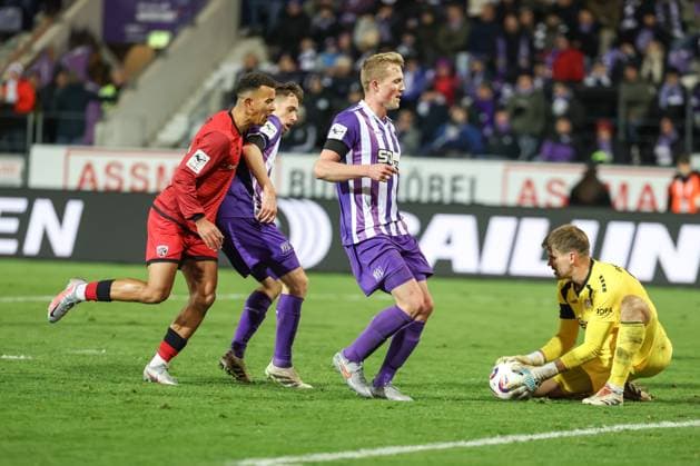 3 Liga VfL Osnabrück FC Ingolstadt 04 Marcel Costly 22, FCI arrives too late Goalkeeper Jonsson Lukas 21 VFL Wiemann Niklas 25 VFL Müller Jannik 24 VFL 3 Liga FC Ingolstadt 04 Season 2025 2026 VfL Osnabrück