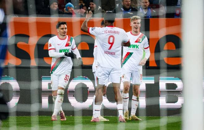 Germany 1 Bundesliga 2025 26, 11 Matchday FC Augsburg vs Hamburger SV, WWK Arena Augsburg Cheers from Anton Kade, FC Augsburg, 30 to 1 0 Augsburg WWK Arena Bayern Germany Copyright: xBenedictxChristx