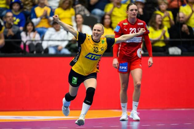251122 Mathilda Lundström of Sweden celebrates during the international friendly handball match between Sweden and Denmark on November 22, 2025 in Halmstad Photo Carl Sandin BILDBYRAN code CS CS0808 handball handball handball landslaget sverige sweden danmark national team denmark dam bbeng jubel  Copyright: CARLxSANDIN BB251122CS049