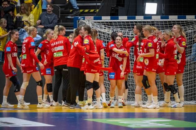 HALMSTAD 2025 11 22 Danish jubilation after victory 36 35 during Saturday s handball international match between Sweden and Denmark in Halmstad Arena HALMSTAD SWEDEN x50090x  Copyright: xJohanxNilssonx xTTx HANDBALL SWEDEN-DENMARK