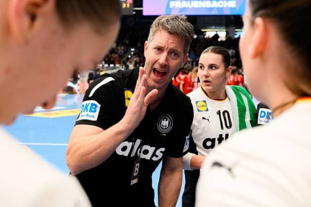 Handball, Women Laenderspiel Germany Switzerland Coach Markus Gaugisch Germany Goeppeingen EWS Arena Germany