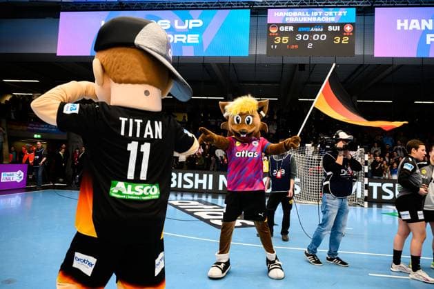 Handball, Womens national match Germany Switzerland Mascots Titan and Hanni Final cheer Final cheer Emotion Joy Goeppeingen EWS Arena Germany