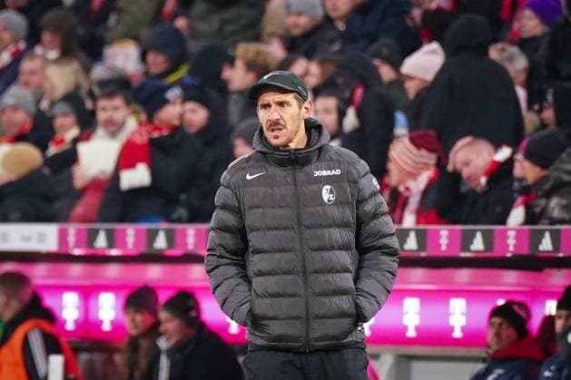 Germany Soccer Bundesliga 2025 26, 11 Matchday FC Bayern vs SC Freiburg Allianz Arena Munich Julian Schuster SC Freiburg, Coach Munich Bayern Germany Copyright: xJOERANxSTEINIEKx