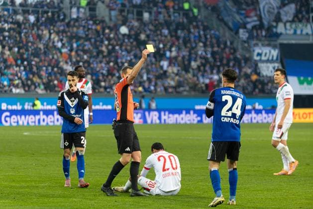 Yellow card, warning against Nicolas Capaldo Hamburger SV by SR Dr Robin Braun FC Augsburg vs Hamburger SV, Matchday 11 DFL REGULATIONS PROHIBIT ANY USE OF PHOTOGRAPHS AS IMAGE SEQUENCES AND OR QUASI VIDEO