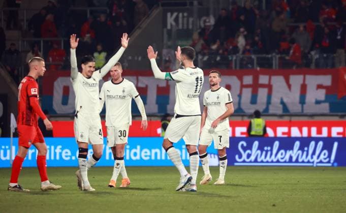 22 11 25 1 FC Heidenheim Borussia Mönchengladbach Germany, Heidenheim, 22 11 2025, Football, Bundesliga, Season 2025 2026, 1 FC Heidenheim Borussia Mönchengladbach Tim Kleindienst Borussia Mönchengladbach
