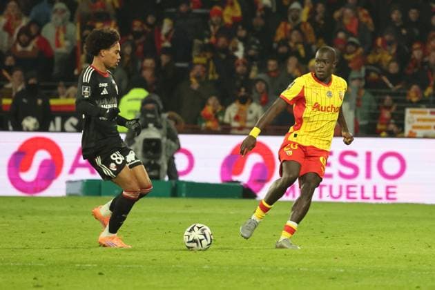 FOOTBALL : RC Lens vs RC Strasbourg - Ligue 1 J13 - 22 11 2025 FÃ lix LEMARECHAL (RC Strasbourg) et Malang SARR (RC Lens) lors du match RC Lens vs RC Strasbourg, Ligue 1 J13, stade Bollaert-Delelis, le 22 novembre 2025 - photo Laurent Sanson PsnewZ  Copyright: xLaurentxSANSONx xPsnewZx