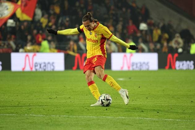 FOOTBALL : RC Lens vs RC Strasbourg - Ligue 1 J13 - 22 11 2025 Florian THAUVIN (RC Lens) lors du match RC Lens vs RC Strasbourg, Ligue 1 J13, stade Bollaert-Delelis, le 22 novembre 2025 - photo Laurent Sanson PsnewZ  Copyright: xLaurentxSANSONx xPsnewZx