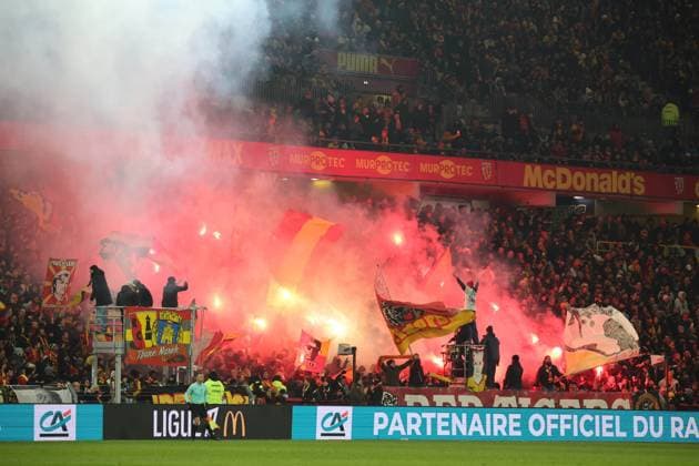 FOOTBALL : RC Lens vs RC Strasbourg - Ligue 1 J13 - 22 11 2025 Supporters de Lens lors du match RC Lens vs RC Strasbourg, Ligue 1 J13, stade Bollaert-Delelis, le 22 novembre 2025 - photo Laurent Sanson PsnewZ  Copyright: xLaurentxSANSONx xPsnewZx