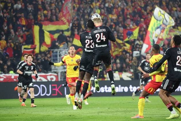 FOOTBALL : RC Lens vs RC Strasbourg - Ligue 1 J13 - 22 11 2025 Mamadou SARR (RC Strasbourg) et Lucas HOGSBERG (RC Strasbourg) lors du match RC Lens vs RC Strasbourg, Ligue 1 J13, stade Bollaert-Delelis, le 22 novembre 2025 - photo Laurent Sanson PsnewZ  Copyright: xLaurentxSANSONx xPsnewZx