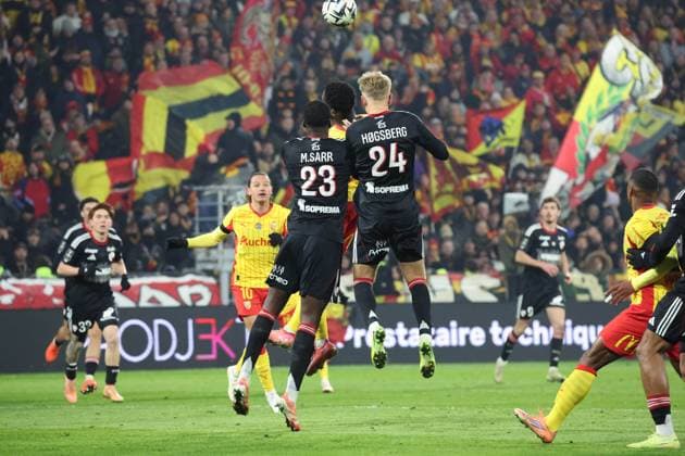 FOOTBALL : RC Lens vs RC Strasbourg - Ligue 1 J13 - 22 11 2025 Mamadou SARR (RC Strasbourg) et Lucas HOGSBERG (RC Strasbourg) lors du match RC Lens vs RC Strasbourg, Ligue 1 J13, stade Bollaert-Delelis, le 22 novembre 2025 - photo Laurent Sanson PsnewZ  Copyright: xLaurentxSANSONx xPsnewZx