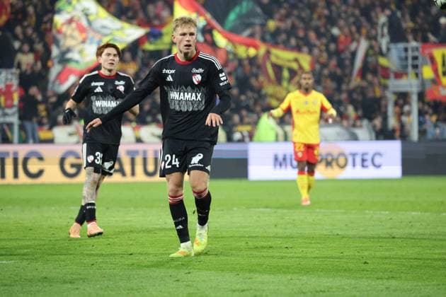 FOOTBALL : RC Lens vs RC Strasbourg - Ligue 1 J13 - 22 11 2025 Lucas HOGSBERG (RC Strasbourg) lors du match RC Lens vs RC Strasbourg, Ligue 1 J13, stade Bollaert-Delelis, le 22 novembre 2025 - photo Laurent Sanson PsnewZ  Copyright: xLaurentxSANSONx xPsnewZx