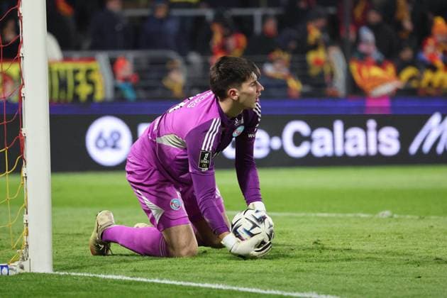 FOOTBALL : RC Lens vs RC Strasbourg - Ligue 1 J13 - 22 11 2025 Mike PANDERS (RC Strasbourg) lors du match RC Lens vs RC Strasbourg, Ligue 1 J13, stade Bollaert-Delelis, le 22 novembre 2025 - photo Laurent Sanson PsnewZ  Copyright: xLaurentxSANSONx xPsnewZx