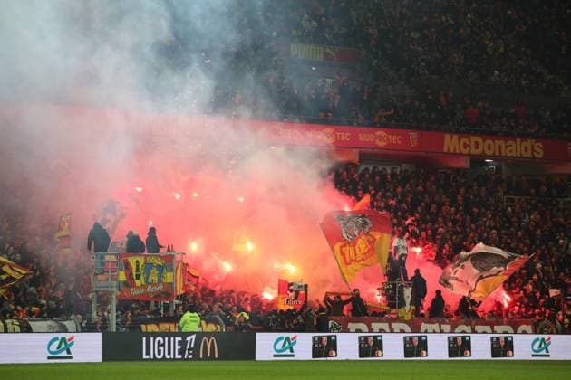 FOOTBALL : RC Lens vs RC Strasbourg - Ligue 1 J13 - 22 11 2025 Supporters de Lens lors du match RC Lens vs RC Strasbourg, Ligue 1 J13, stade Bollaert-Delelis, le 22 novembre 2025 - photo Laurent Sanson PsnewZ  Copyright: xLaurentxSANSONx xPsnewZx