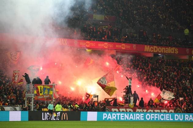 FOOTBALL : RC Lens vs RC Strasbourg - Ligue 1 J13 - 22 11 2025 Supporters de Lens lors du match RC Lens vs RC Strasbourg, Ligue 1 J13, stade Bollaert-Delelis, le 22 novembre 2025 - photo Laurent Sanson PsnewZ  Copyright: xLaurentxSANSONx xPsnewZx