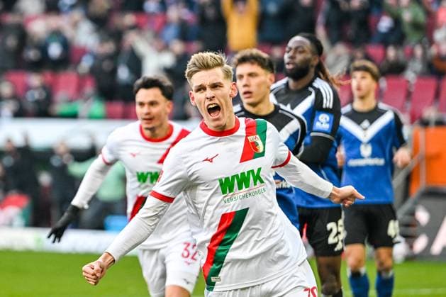 GER, 1 FBL, FC Augsburg vs Hamburger SV 22 11 2025, WWK Arena, Augsburg, GER, 1 FBL, FC Augsburg vs Hamburger SV, pictured celebrating a goal, Anton Kade FC Augsburg, 30 nordphotoxGmbHx xHafner nph00200
