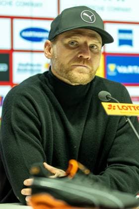 Post-match press conference, Eugen Polanski Borussia Moenchengladbach, Coach , GER, 1 FC Heidenheim vs Borussia Moenchengladbach, Football, Bundesliga, Matchday 11, Season 2025 2026, 22 11 2025, DFL DFB REGULATES PROHIBIT ANY USE OF PHOTOGRAPHS AS IMAGE SEQUENCES AND OR QUASI VIDEO, GER, 1 FC Heidenheim vs Borussia Moenchengladbach, Football, Bundesliga, Matchday 11, Season 2025 2026, 22 11 2025 Heidenheim Copyright: xEibner-Pressefotox EP_EER