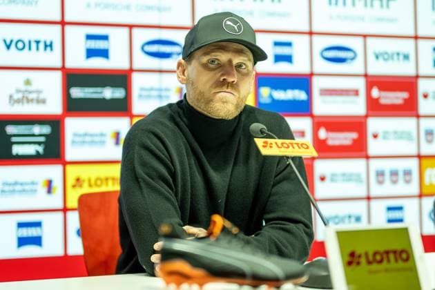 Post-match press conference, Eugen Polanski Borussia Moenchengladbach, Coach , GER, 1 FC Heidenheim vs Borussia Moenchengladbach, Football, Bundesliga, Matchday 11, Season 2025 2026, 22 11 2025, DFL DFB REGULATES PROHIBIT ANY USE OF PHOTOGRAPHS AS IMAGE SEQUENCES AND OR QUASI VIDEO, GER, 1 FC Heidenheim vs Borussia Moenchengladbach, Football, Bundesliga, Matchday 11, Season 2025 2026, 22 11 2025 Heidenheim Copyright: xEibner-Pressefotox EP_EER