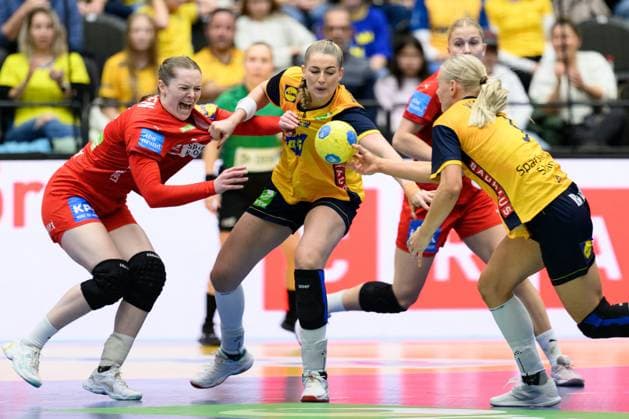 251122 Kristin Thorleifsdottir of Sweden during the international friendly handball match between Sweden and Denmark on November 22, 2025 in Halmstad Photo Carl Sandin BILDBYRAN code CS CS0808 handball handball handball landslaget sverige sweden danmark national team denmark dam bbeng  Copyright: CARLxSANDIN BB251122CS077