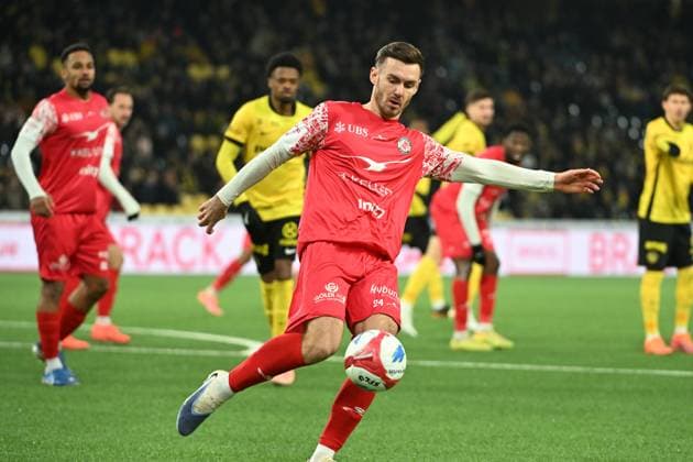 BERN, SWITZERLAND NOVEMBER 22 Silvan Sidler of Winterthur in action during the Swiss Super League match between BSC Young Boys and FC Winterthur at Stadion Wankdorf on November 22, 2025 in Bern, Switzerland Bern Stadion Wankdorf Bern Switzerland Copyright: xJustPictures.ch ManuelxWinterbergerx jp-en-EuSpIm-MWI_5632