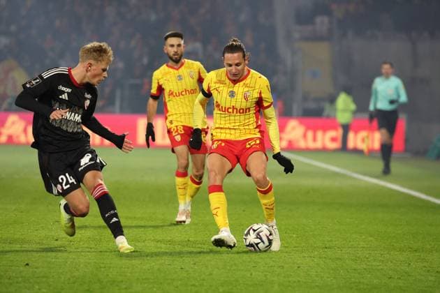 FOOTBALL : RC Lens vs RC Strasbourg - Ligue 1 J13 - 22 11 2025 Florian THAUVIN (RC Lens) lors du match RC Lens vs RC Strasbourg, Ligue 1 J13, stade Bollaert-Delelis, le 22 novembre 2025 - photo Laurent Sanson PsnewZ  Copyright: xLaurentxSANSONx xPsnewZx