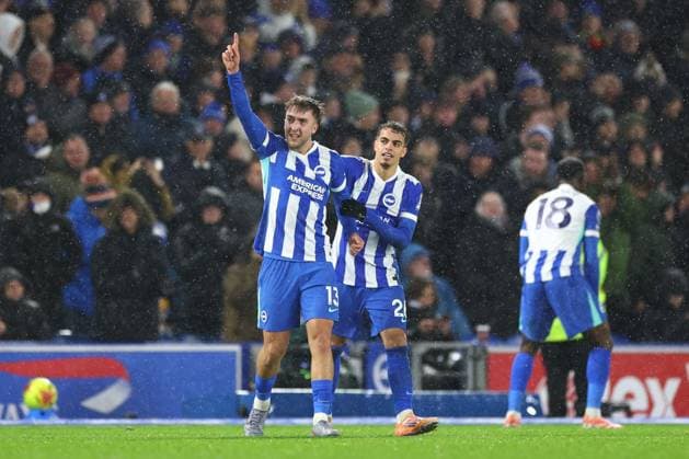 Jack Hinshelwood of Brighton & Hove Albion celebrates after scoring a goal (2-1) Brighton and Hove Albion v Brentford, Premier League, Football, American Express Community Stadium, Brighton, UK - 22 Nov 2025Brighton American Express Community Stadi United Kingdom EDITORIAL USE ONLY No use with unauthorised audio, video, data, fixture lists, club league logos or live services. Online in-match use limited to 120 images, no video emulation. No use in betting, games or single club league player publications. Copyright: xSimonxDael Shutterstockx 15860646ap