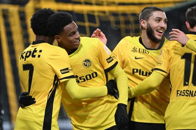 BERN, SWITZERLAND NOVEMBER 22 Alvyn Sanches of Young Boys second left celebrating his score 3 0 during the Swiss Super League match between BSC Young Boys and FC Winterthur at Stadion Wankdorf on November 22, 2025 in Bern, Switzerland Bern Stadion Wankdorf Bern Switzerland Copyright: xJustPictures.ch ManuelxWinterbergerx jp-en-EuSpIm-MWI_5720