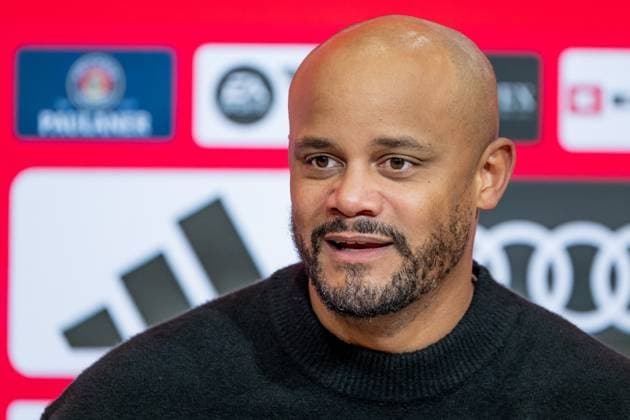 Julian Schuster Head Coach, SC Freiburg at the post-match press conference Portrait Portraet GER, FC Bayern Muenchen vs SC Freiburg, Football, Bundesliga, Matchday 11, Season 2025 2026, 22 11 2025 DFL DFB REGULATIONS PROHIBIT ANY USE OF PHOTOGRAPHS as IMAGE SEQUENCES and or QUASI VIDEO GER, FC Bayern Muenchen vs SC Freiburg, Football, Bundesliga, Matchday 11, Season 2025 2026, 22 11 2025 Muenchen Copyright: xEibner-Pressefoto HeikexFeinerx EP_HFR