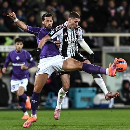 Mp Firenze 22 11 2025 - campionato di calcio serie A Fiorentina-Juventus foto Matteo Papini Image nella foto: Dusan Vlahovic-Pablo Mari 