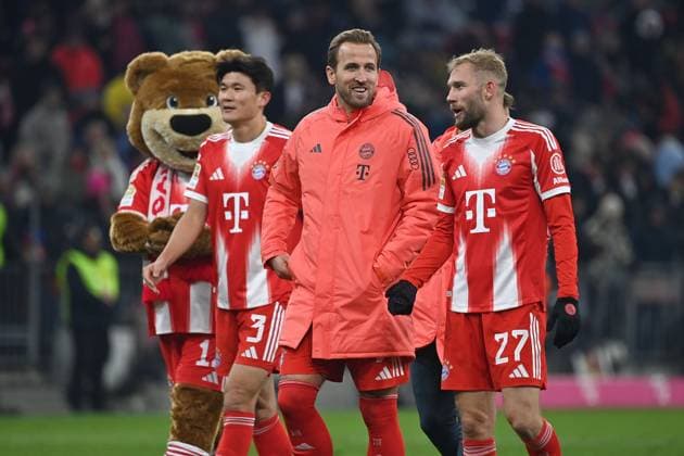 Final cheer Minjae KIM FC Bayern Muenchen ,Harry KANE Bayern Muenchen ,Konrad LAIMER Bayern Muenchen Cheers,Joy,Enthusiasm,Action Football 1 Bundesliga Season 2025 2026, 11 Matchday, Matchday11 FC Bayern Muenchen SC Freiburg 6 2 on 22 11 2025 , A L L I A N Z A R E N A