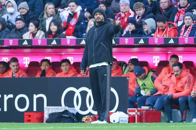 Soccer 1 Bundesliga 11 Matchday FC Bayern Munich SC Freiburg on 22 11 2025 at the Allianz Arena in Munich Vincent Kompany Coach Head Coach Munich DFL regulations prohibit any use of photographs as image sequences and or quasi video xMSx