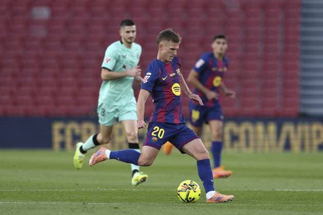 FC Barcelona, Barca v Athletic Bilbao - LaLiga BARCELONA, SPAIN - NOVEMBER 22: Barcelona s midfielder Dani Olmo during the Spanish league football match between FC Barcelona and Athletic Club Bilbao at Camp Nou Stadium in Barcelona on November 22, 2025. Adria Puig Anadolu Barcelona Spain. Editorial use only. Please get in touch for any other usage.  Copyright: x2025xAnadoluxAdriaxPuigx