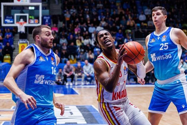 easycredit BBL, Frankfurt Skyliners Fitness First Würzburg Baskets, 22 11 2025 Marcus Carr Fitness First Würzburg Baskets, 5 with ball against Radii Caisin Frankfurt Skyliners, 16 Game of the easycredit BBL Frankfurt Skyliners Fitness First Würzburg Baskets on Matchday 8 of the 25 26 season at the Süwag Energie ARENA on 22 11 2025 Copyright: xBEAUTIFULxSPORTS Hahnex