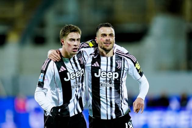 ACF Fiorentina v Juventus FC - Serie A Enilive Filip Kostic of Juventus FC celebrates with Kenan Yildiz after scoring first goal during the serie Serie A Enilive match between ACF Fiorentina and Juventus FC at Stadio Artemio Franchi on November 22, 2025 in Florence, Italy Florence Stadio Artemio Franchi Florence Italy Copyright: xGiuseppexMaffiax 251122_SerieA_Fiorentina-Juventus_5088