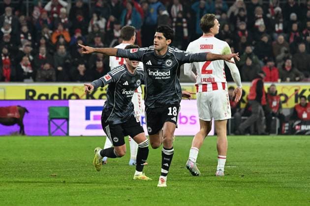 22 11 2025, xjhx, Fußball 1 Bundesliga, 1 FC Koeln Eintracht Frankfurt v l Torjubel nach dem Tor zum celebrating the goal celebrate 1 2 durch Mahmoud Dahoud Eintracht Frankfurt DFL DFB REGULATIONS PROHIBIT ANY USE OF PHOTOGRAPHS as IMAGE SEQUENCES and or QUASI VIDEO Koeln