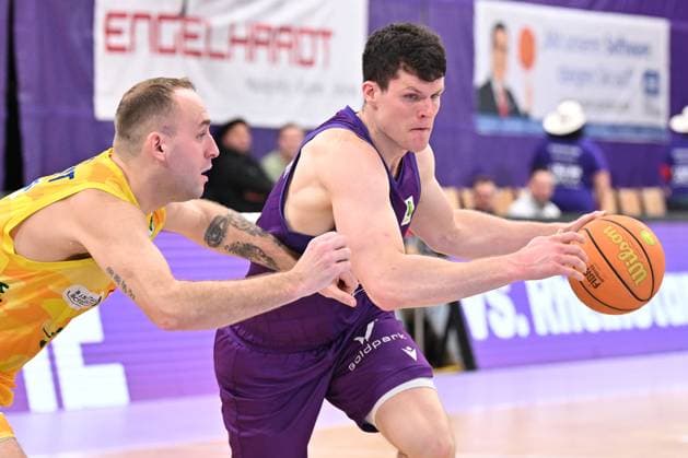 BG Göttingen Phoenix Hagen Kevin Buckingham 9, GOT and Devin Schmidt 8, HAG in the BARMER 2 Basketball Bundesliga ProA match between BG Göttingen and Phoenix Hagen at the Sparkassen Arena, 22 11 2025, Göttingen, Germany Photo Swen Pförtner Göttingen Lower Saxony Germany