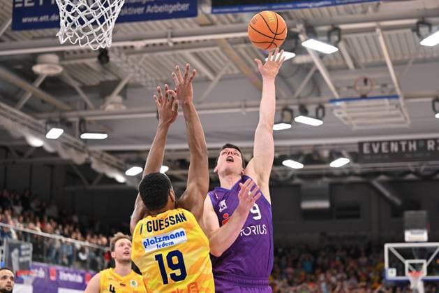 BG Göttingen Phoenix Hagen Kevin Buckingham 9, GOT and Lucas N™Guessan 19, HAG in the BARMER 2 Basketball Bundesliga ProA match between BG Göttingen and Phoenix Hagen at the Sparkassen Arena, 22 11 2025, Göttingen, Germany Photo Swen Pförtner Göttingen Lower Saxony Germany