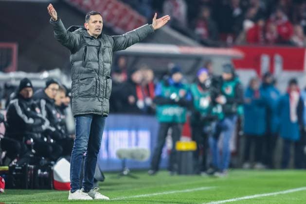 Soccer 1 Bundesliga 11 Matchday 1 FC Köln Eintracht Frankfurt on 22 11 2025 at RheinEnergieStadion in Cologne Dino Toppmöller Coach Head Coach Frankfurt DFL regulations prohibit any use of photographs as image sequences and or quasi video xJRx