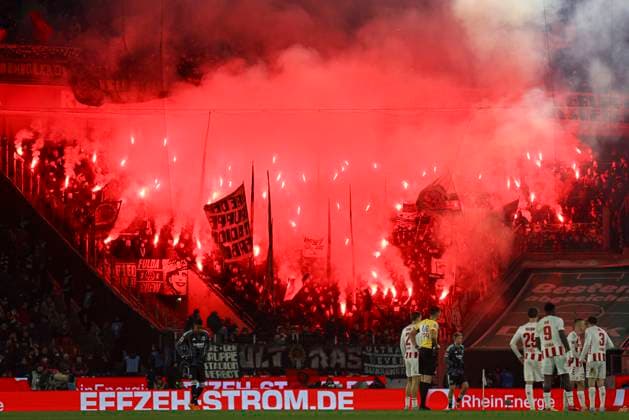 Fans of Eintracht Frankfurt using pyrotechnics during the Bundesliga match between 1 FC Köln and Eintracht Frankfurt, RheinEnergieSTADION on November 22, 2025 in Cologne, Germany Photo by Oliver Kaelke DeFodi Images Supporters of Eintracht Frankfurt use pyrotechnics during the Bundesliga match between 1 FC Köln and Eintracht Frankfurt at RheinEnergieSTADION on November 22, 2025 in Köln, Germany Photo by Oliver Kaelke DeFodi Images DFL regulations prohibit any use of photographs as image sequences and or quasi video Photo by Oliver Kaelke DeFodi Images