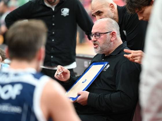 Felix Banobre VfL SparkassenStars Bochum, Head Coach GER, Tigers Tuebingen vs VFL Sparkassenstars Bochum, Basketball, Men, Pro A, 2 Barmer Basketball Bundesliga, Season 2025 2026, 22 11 2025 GER, Tigers Tuebingen vs VFL Sparkassenstars Bochum, Basketball, Men, Pro A, 2 Barmer Basketball Bundesliga, Season 2025 2026, 22 11 2025 Tuebingen Copyright: xEibner-Pressefoto NicolasxWoernx EP_NWN