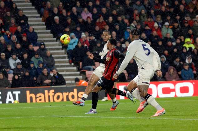 22nd November 2025, Bournemouth, Dorset, England; Premier League Football, AFC Bournemouth versus West Ham United; Kroupi of Bournemouth shoots at goal but saved by the goal keeper Areola of West Ham  HongboxChen