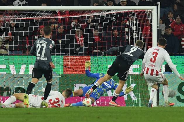 Jonathan Burkardt Eintracht Frankfurt scores his team™s fourth goal during the Bundesliga match between 1 FC Köln and Eintracht Frankfurt at RheinEnergieSTADION on November 22, 2025 in Cologne, Germany, Germany Photo by Ralf Treese DeFodi Images Jonathan Burkardt Eintracht Frankfurt scores his team™s fourth goal during the Bundesliga match between 1 FC Köln and Eintracht Frankfurt at RheinEnergieSTADION on November 22, 2025 in Köln, Germany Photo by Ralf Treese DeFodi Images DFL regulations prohibit any use of photographs as image sequences and or quasi video Photo by Ralf Treese DeFodi Images