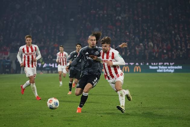 v l Sebastian Sebulonsen 1 FC Koeln 28 , Arthur Theate Eintracht Frankfurt 03 , Jan Thielmann 1 FC Koeln 29 GER, 1 FC Koeln vs Eintracht Frankfurt, Football, Bundesliga, Matchday 11, Season 2025 2026, 22 11 2025 DFL DFB REGULATIONS PROHIBIT ANY USE OF PHOTOGRAPHS as IMAGE SEQUENCES and or QUASI VIDEO GER, 1 FC Koeln vs Eintracht Frankfurt, Football, Bundesliga, Matchday 11, Season 2025 2026, 22 11 2025 Koeln Copyright: xEibner-Pressefotox xThomasxStoeckerx EP_TSR
