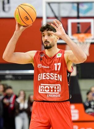 Domagoj Vukovic 2 Bundesliga Pro A, 10 Matchday, 46ers, Basketball, Basketball season 2025 2026, BBL, Germany, Gießen 46ers Eisbären Bremerhaven, Gießen in red, Men, BHV in black