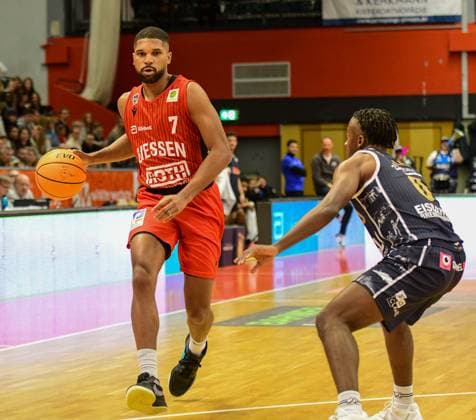 Kyle Castlin, Elijah Miller 2 Bundesliga Pro A, 10 Matchday, 46ers, Basketball, Basketball season 2025 2026, BBL, Germany, Gießen 46ers Eisbären Bremerhaven, Gießen in red, Men, BHV in black