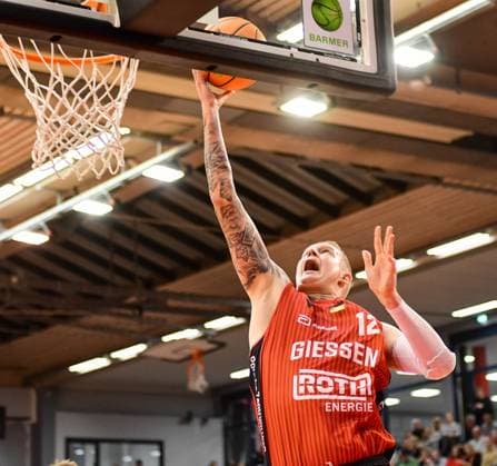 Robin Benzing 2 Bundesliga Pro A, 10 Matchday, 46ers, Basketball, Basketball Season 2025 2026, BBL, Germany, Gießen 46ers Eisbären Bremerhaven, Gießen in red, Men, BHV in black